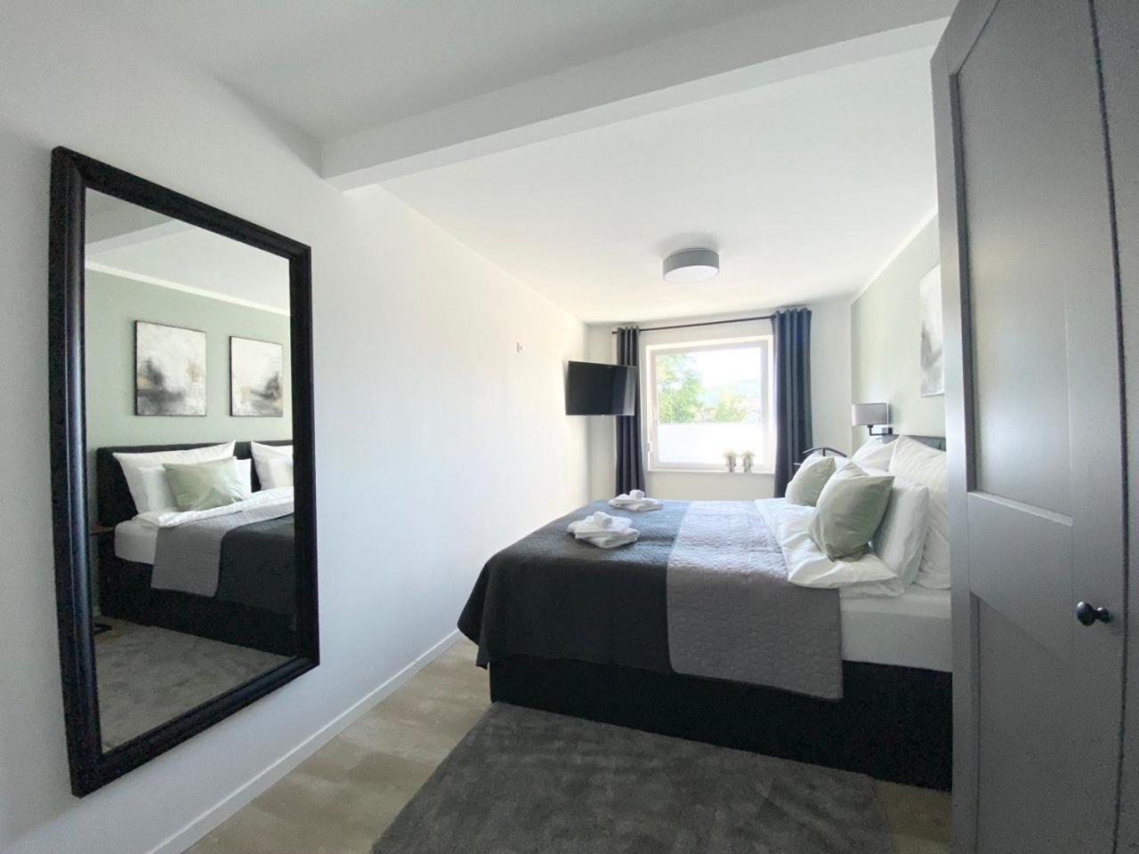 Apartment Qt - Neu - Lage - Parkplatz
