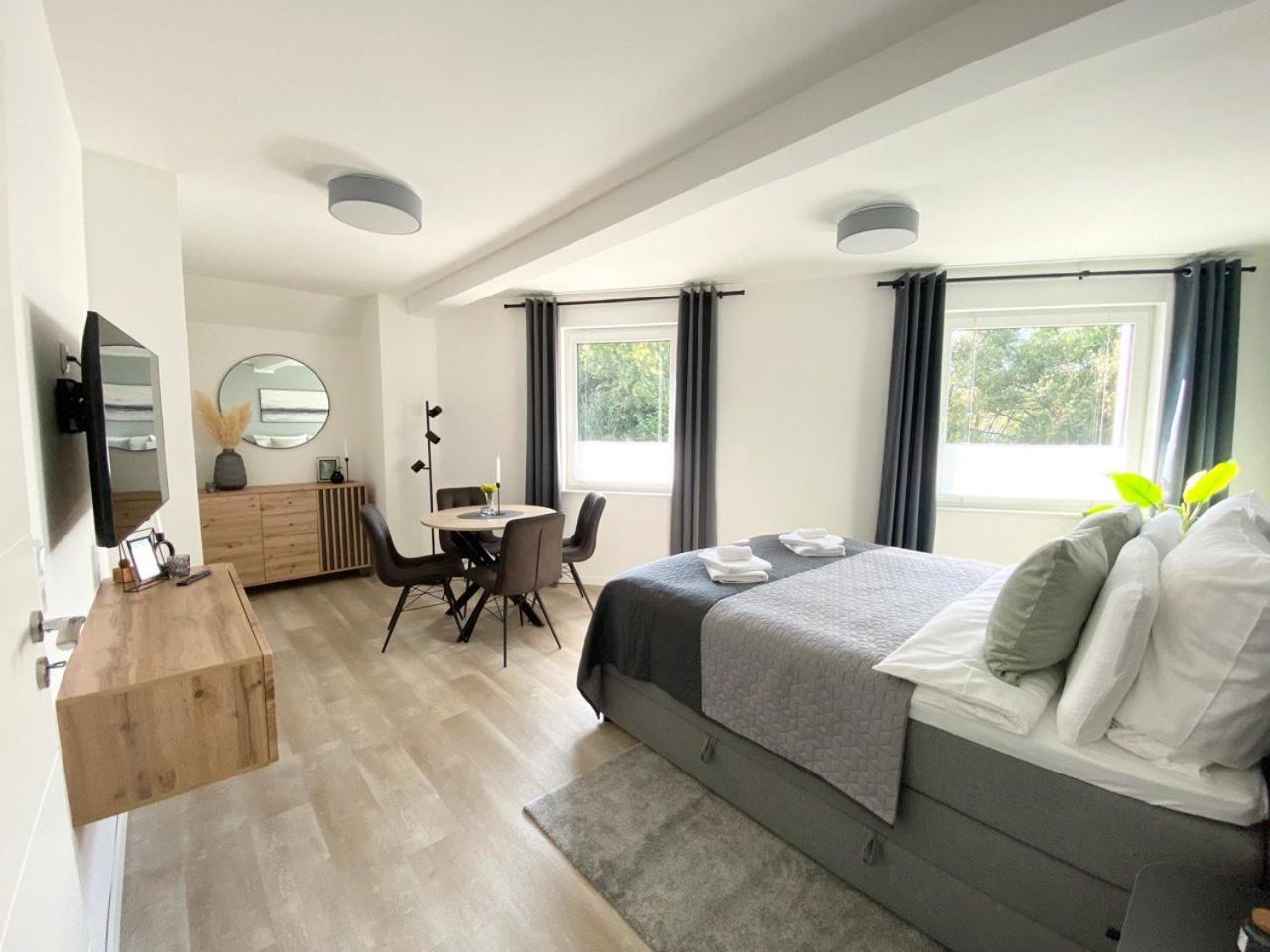 Apartment Qt - Neu - Lage - Parkplatz *