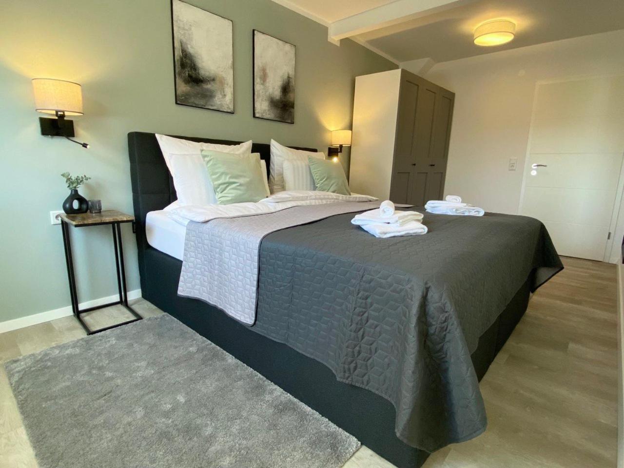 Apartment Qt - Neu - Lage - Parkplatz Detmold