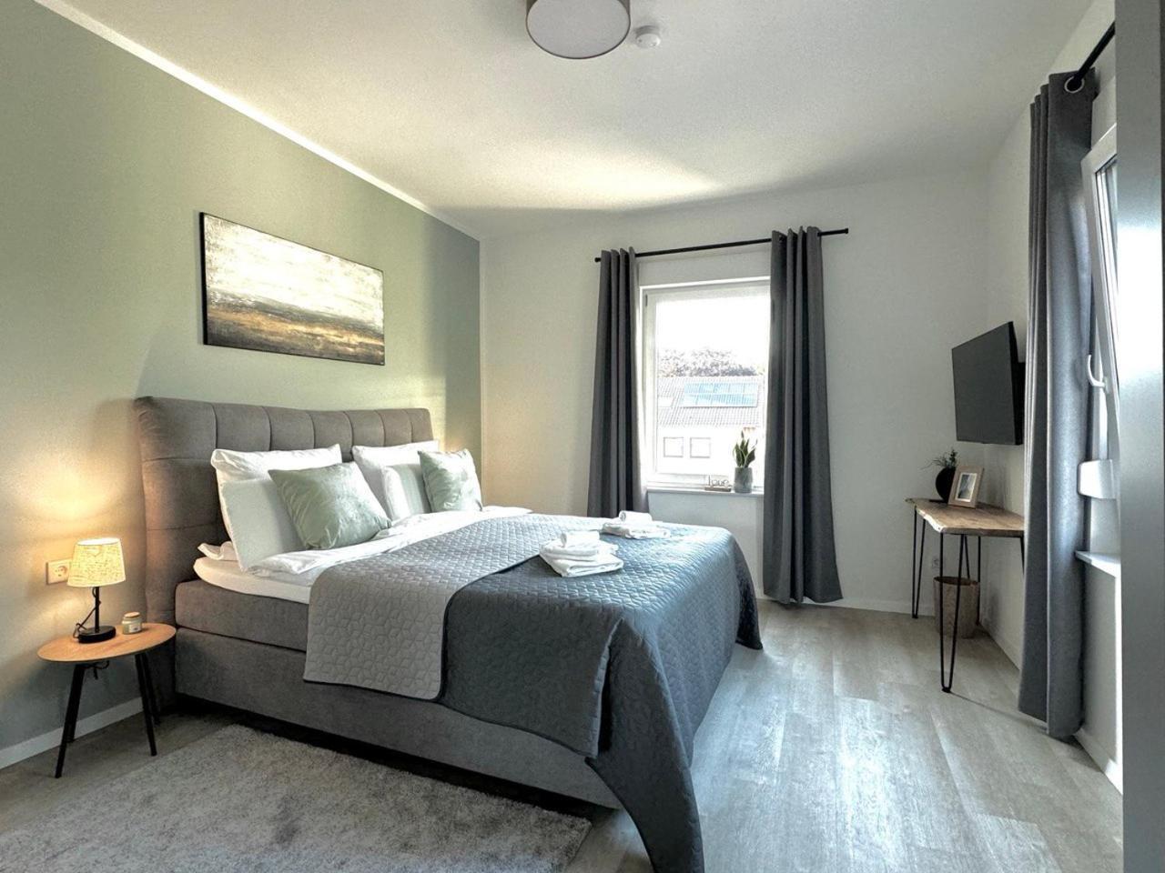Apartment Qt - Neu - Lage - Parkplatz *