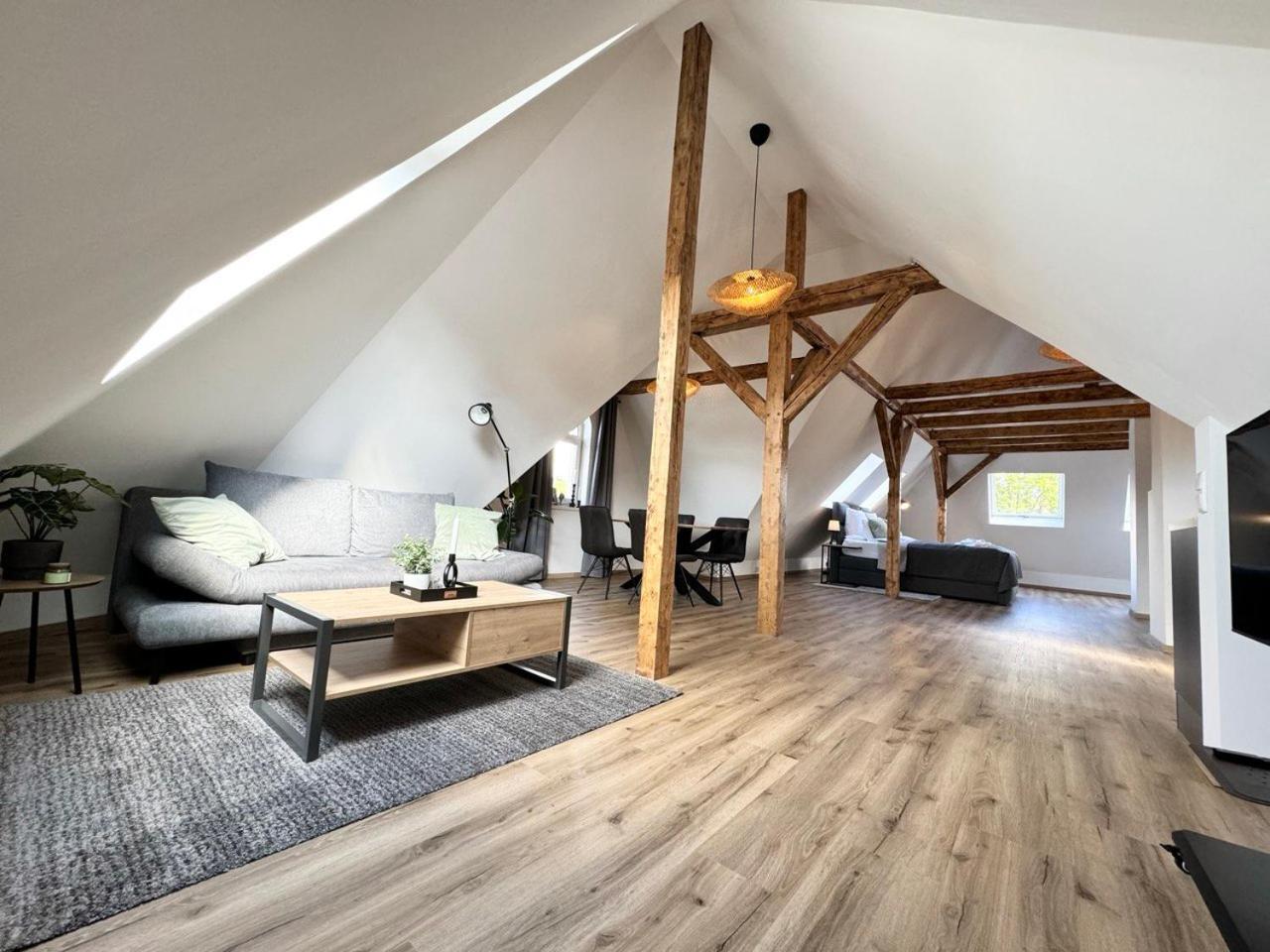 Apartment Qt - Neu - Lage - Parkplatz Detmold